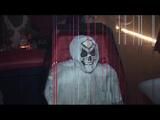 The frivolous halloween-party