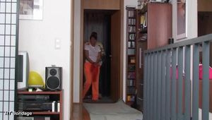 Irina gefesselt mit Schals Teil 1 - HDV (57)