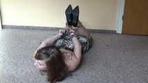 Sweet Sunny hogcuffed 2/2