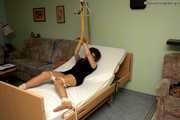 Nina A - Ans Bett gefesselt 2