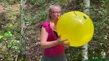 Blow2Pop huge BSA 17" *smiley* in the forest