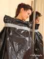 Vijaya - Hogtaped in Müllsack 01