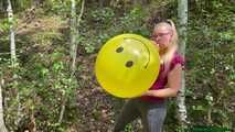 Blow2Pop huge BSA 17" *smiley* in the forest