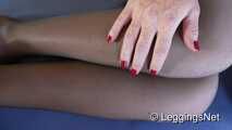 Füße und Beine in Nylons