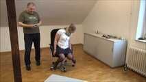 Carina - Gefangene im Büro Teil 2 von 8