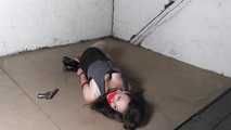 Kyra get photographed in a hogtie