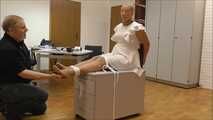 Paula - Hochsicherheitsgefangene im Büro Teil 5 von 9