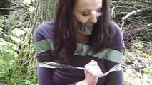 Elvira left alone outdoor 2/2