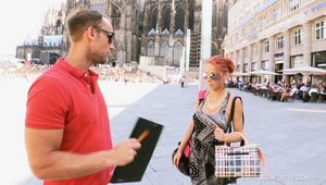STRASSENFLIRTS 81 Vicky Sun