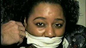 33 Yr OLD NURSE & HER 35 Yr OLD HOUSEKEEPER SISTER HANDGAG EACH OTHER (D51-8)