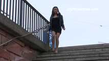 064016 Kima Takes A Pee On The Steps Down From The Bridge