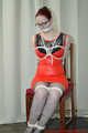 Gefesselt im Wetlook Outfit und verschiedene Knebel