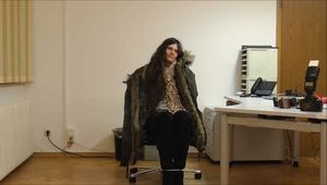 Romina - Überfall im Büro Teil 2 von 8