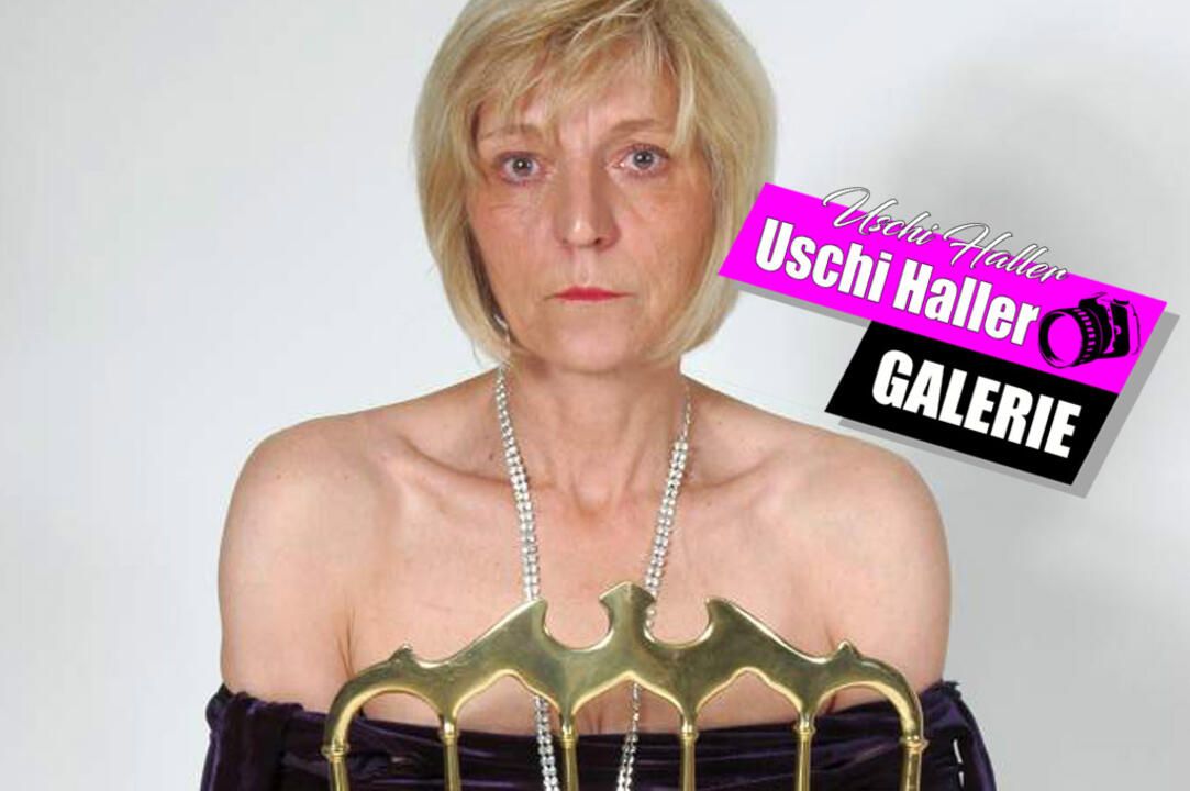 Photos: Uschi in an evening dress