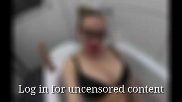 I'll show you my feet and masturbate while doing it!