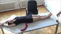 Leonie - Überfallen im Büro Teil 2 von 5