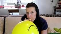 Blow2Pop yellow Tuftex 17"