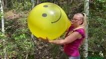 Blow2Pop huge BSA 17" *smiley* in the forest