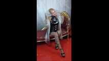 +++Archiv+++Miss Francine als sexy Lack Dienstmädchen gefesselt und geknebelt. Behind the Scenes Video.