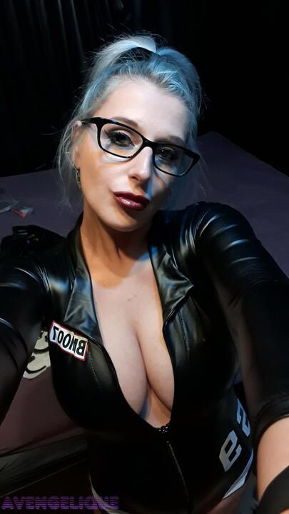 Selfietime racer girl