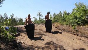 Dana and La Pulya - Bag racing in trash bags only (video)