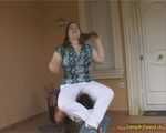 Arielle, comfortable facesitting in white jeans
