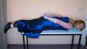 Schönes blaues Kleid