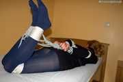 Amy + Cindy - Hogtied Variationen