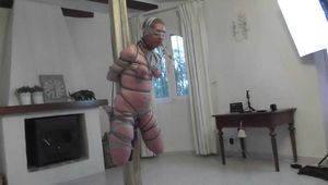 Sexy LittleRedGirl suffers the most for Scorpion