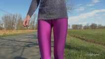 Lila Leggings im April, CT-Version