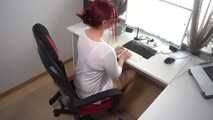 HORNY ALONE IN THE HOME OFFICE