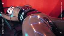 Sophie_X_Elodie in latex on the BDSM stretching rack 😈