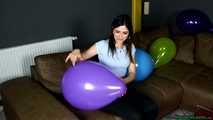sitpopping in black jeans
