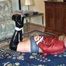 Schwarz und rot im Hogtied!